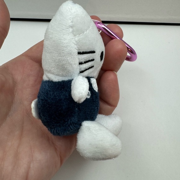 806- Soft Red, White, And Blue Kitty Plush Keychain With Pink Heart Shaped Metal - Picture 5 of 6